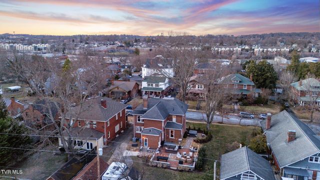 717 West Pine Street, Johnson City, TN 37604