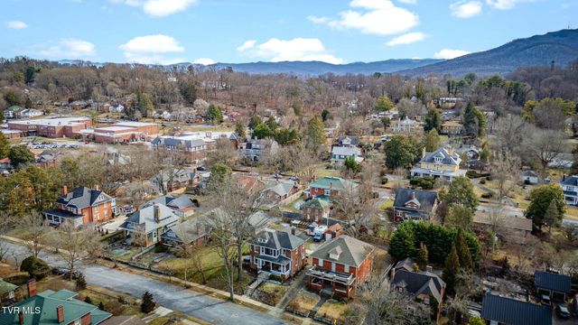 717 West Pine Street, Johnson City, TN 37604