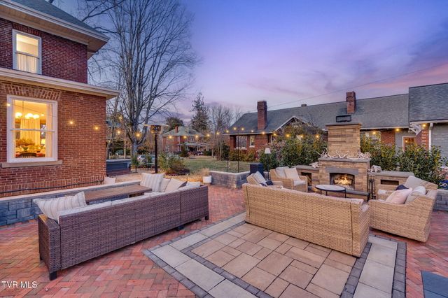 717 West Pine Street, Johnson City, TN 37604