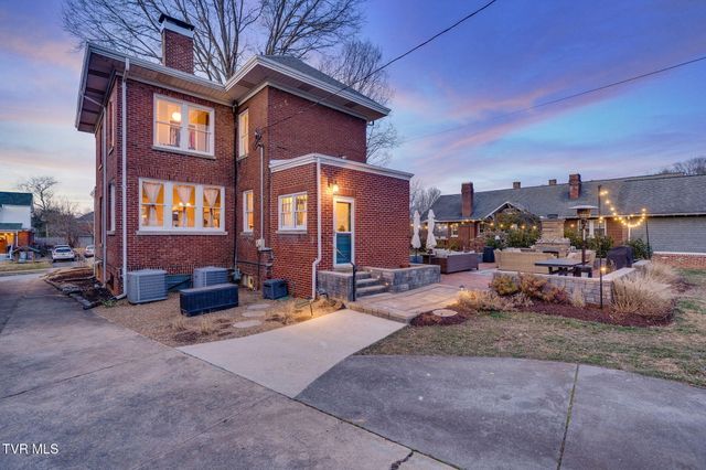 717 West Pine Street, Johnson City, TN 37604