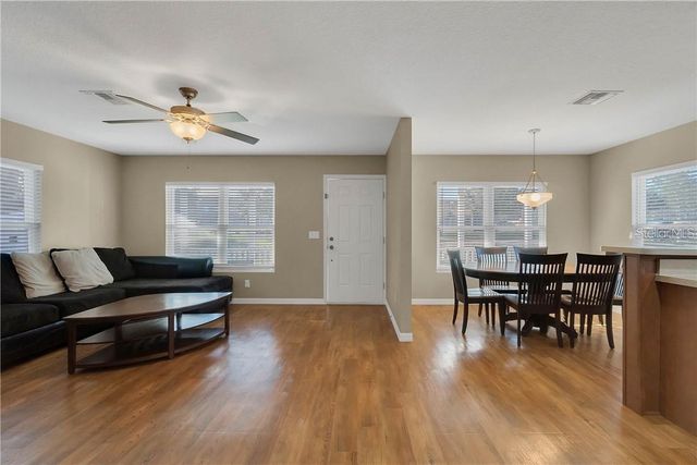 431 MIDWAY AVENUE, Mascotte, FL 34753