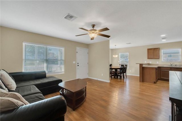 431 MIDWAY AVENUE, Mascotte, FL 34753