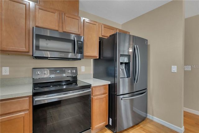 431 MIDWAY AVENUE, Mascotte, FL 34753