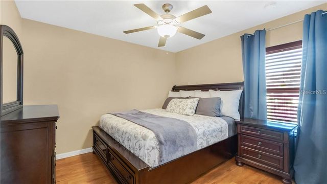 431 MIDWAY AVENUE, Mascotte, FL 34753