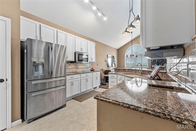 145 Brickyard Drive, Golden Eagle, IL 62036