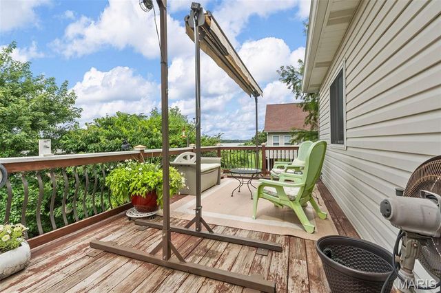 145 Brickyard Drive, Golden Eagle, IL 62036