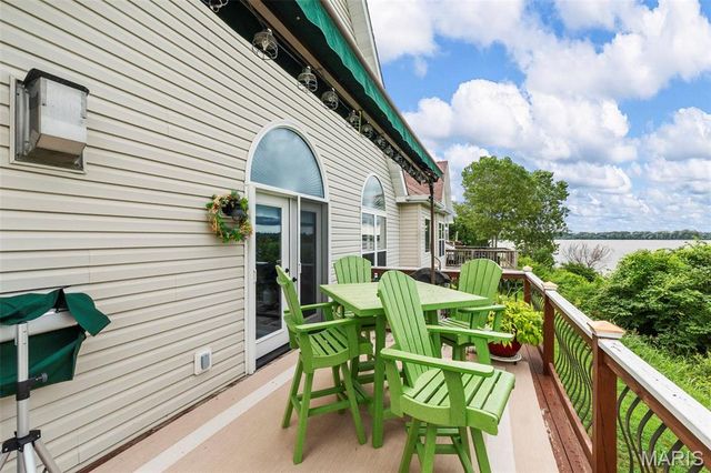 145 Brickyard Drive, Golden Eagle, IL 62036