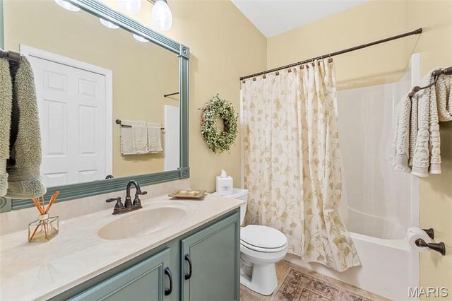 145 Brickyard Drive, Golden Eagle, IL 62036