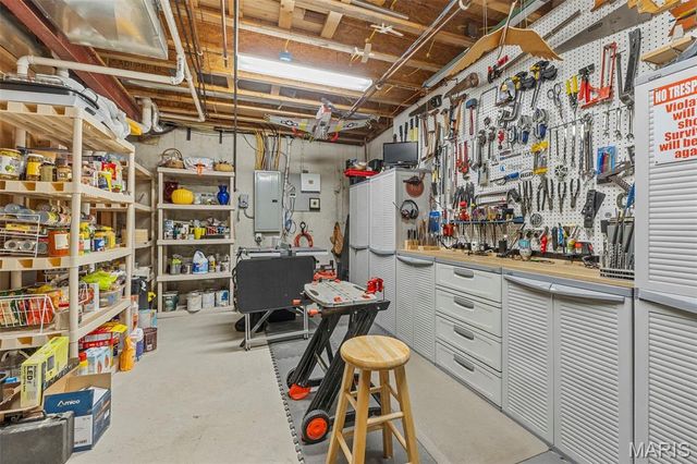 145 Brickyard Drive, Golden Eagle, IL 62036