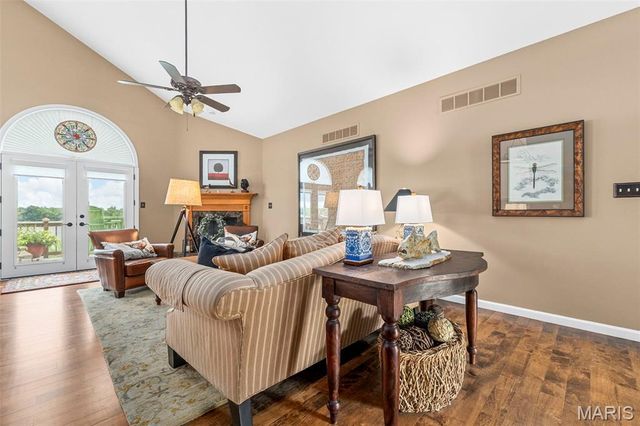 145 Brickyard Drive, Golden Eagle, IL 62036