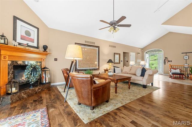 145 Brickyard Drive, Golden Eagle, IL 62036