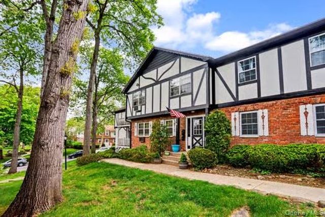 129 Parkside Drive, Suffern, NY 10901