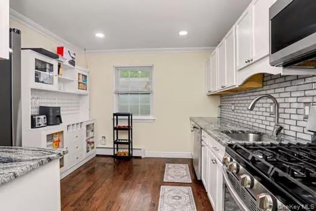 129 Parkside Drive, Suffern, NY 10901