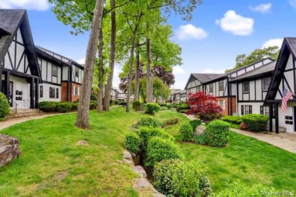 129 Parkside Drive, Suffern, NY 10901