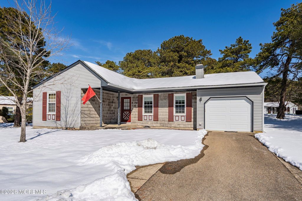 14 Medford Road 61, Whiting, NJ 08759