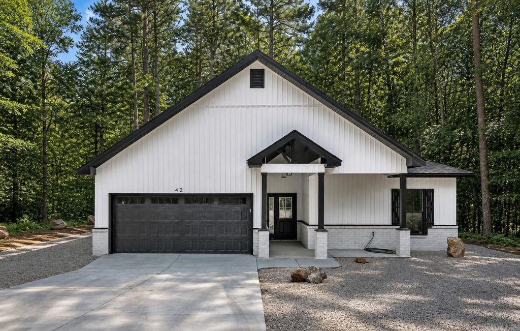 42 Tomelloso Way, Hot Springs Village, AR 71909