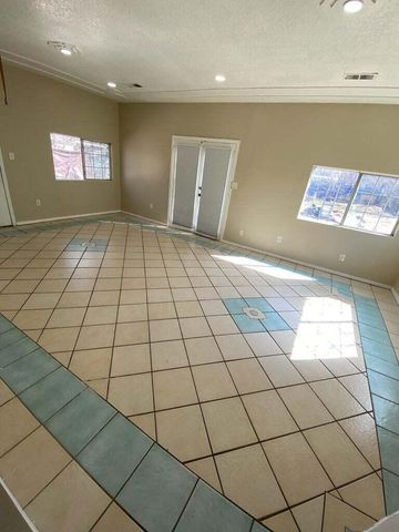 3022 Aaron Court SW, Albuquerque, NM 87105