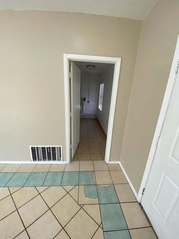 3022 Aaron Court SW, Albuquerque, NM 87105