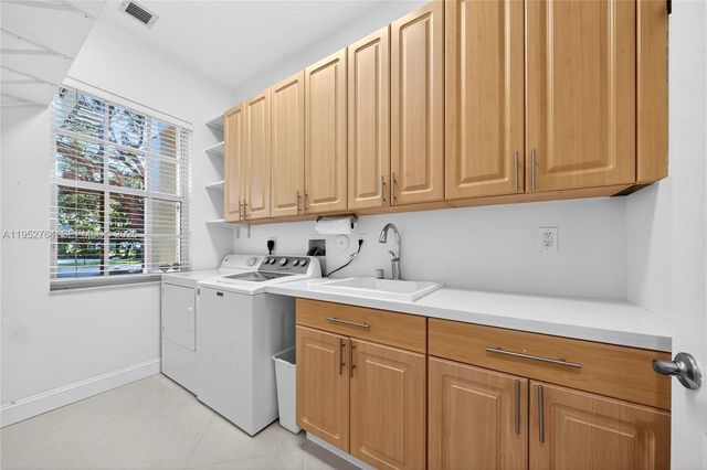 13003 SW 41st St, Davie, FL 33330