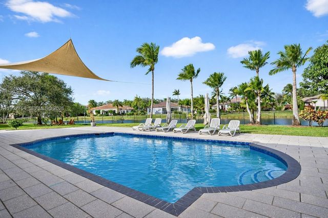 13003 SW 41st St, Davie, FL 33330