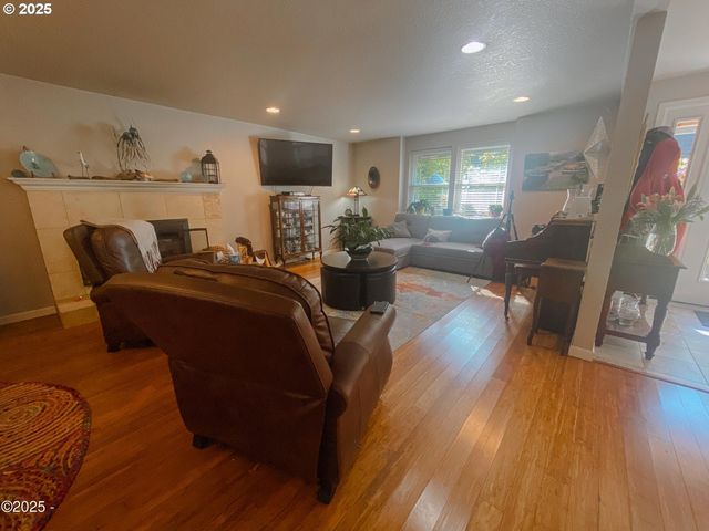 5460 PALISADES Dr, Lincoln City, OR 97367