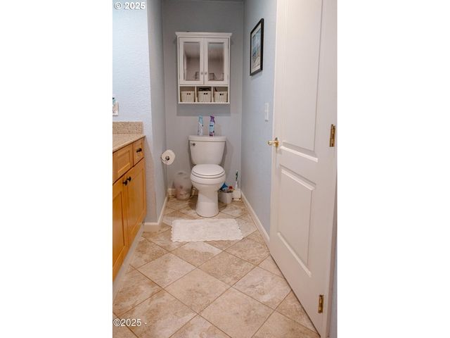 5460 PALISADES Dr, Lincoln City, OR 97367