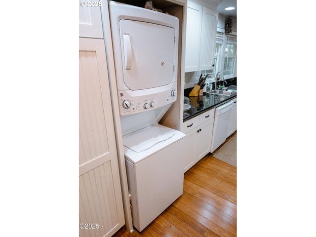 5460 PALISADES Dr, Lincoln City, OR 97367