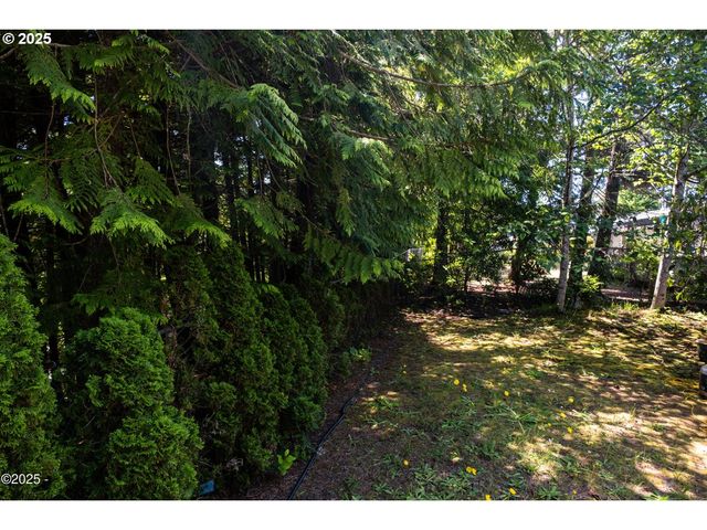 5460 PALISADES Dr, Lincoln City, OR 97367