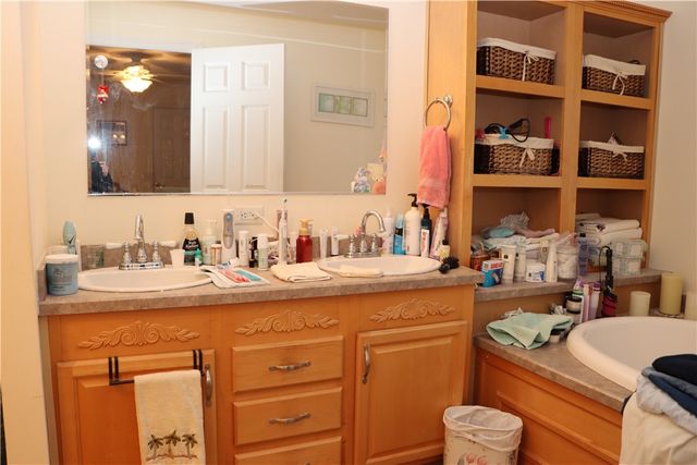 6316 Whispering Woods Dr., Williamson, NY 14589