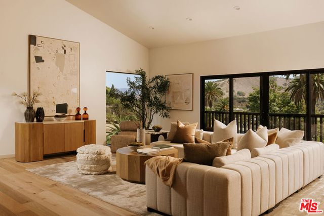 4321 Glenalbyn Drive, Los Angeles, CA 90065