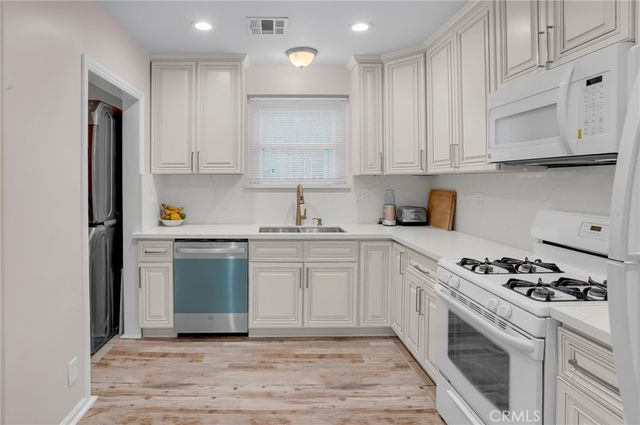 9812 S Denker, Los Angeles, CA 90047