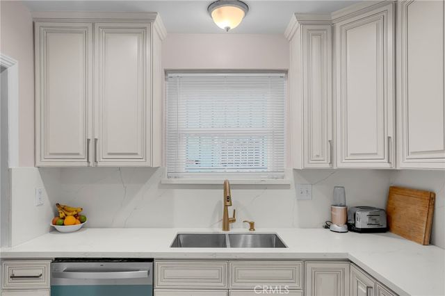 9812 S Denker, Los Angeles, CA 90047