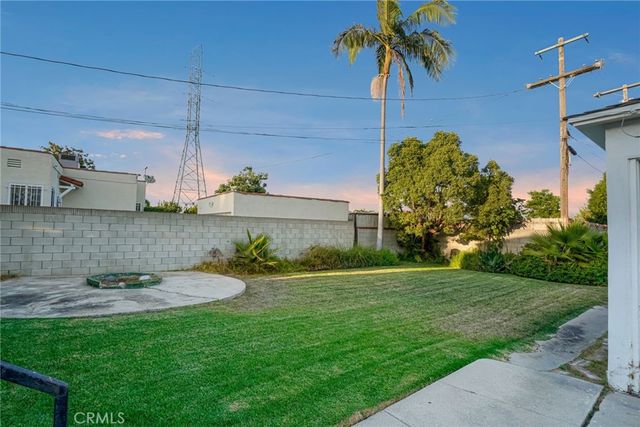 9812 S Denker, Los Angeles, CA 90047