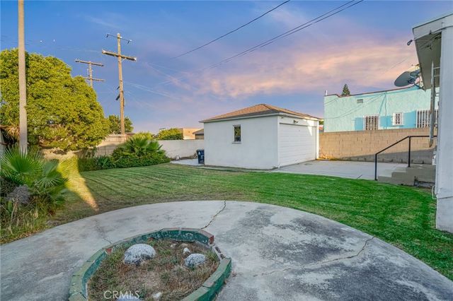 9812 S Denker, Los Angeles, CA 90047