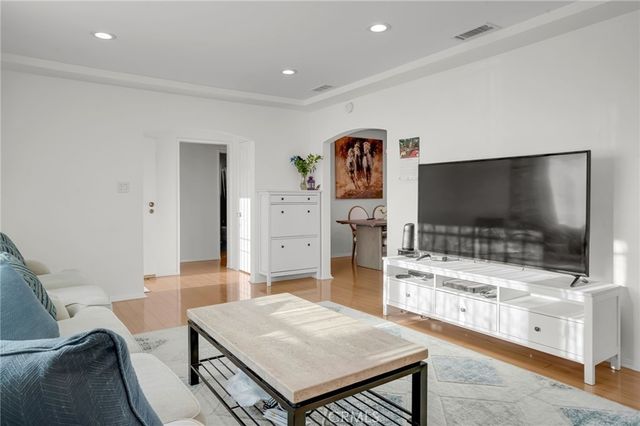 9812 S Denker, Los Angeles, CA 90047