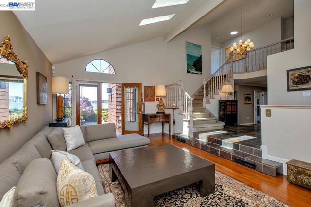 2857 Sea View Pkwy, Alameda, CA 94502