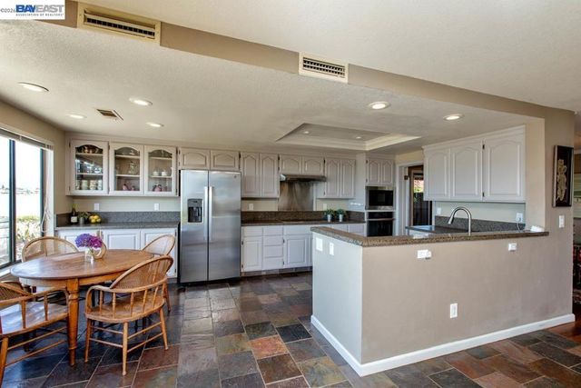 2857 Sea View Pkwy, Alameda, CA 94502