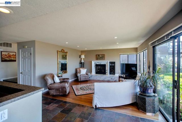 2857 Sea View Pkwy, Alameda, CA 94502