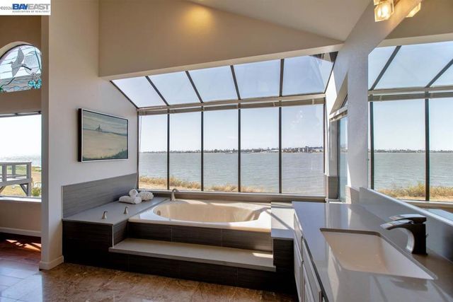 2857 Sea View Pkwy, Alameda, CA 94502