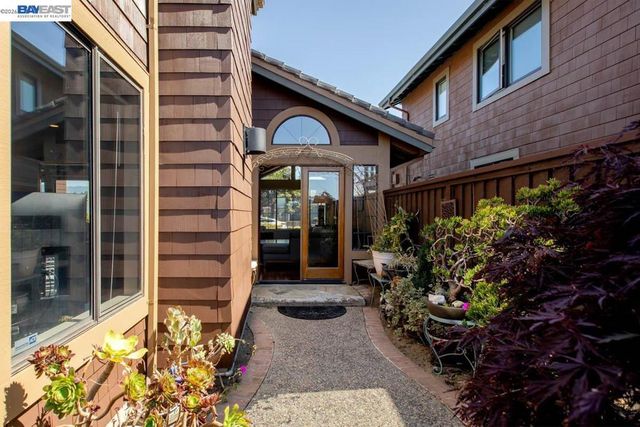2857 Sea View Pkwy, Alameda, CA 94502