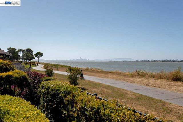 2857 Sea View Pkwy, Alameda, CA 94502