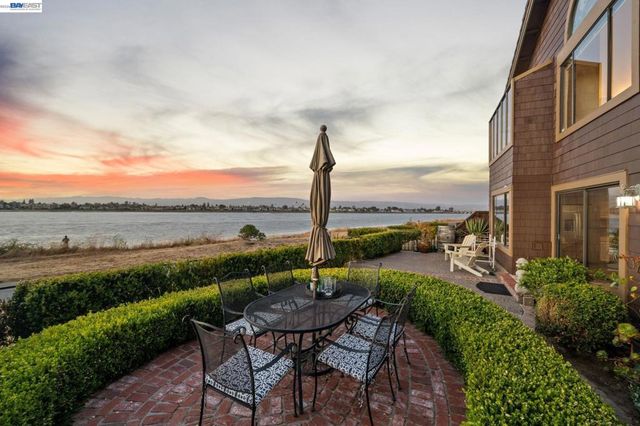 2857 Sea View Pkwy, Alameda, CA 94502