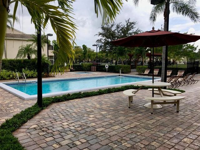 611 CYPRESS LAKE Boulevard H15, Deerfield Beach, FL 33064