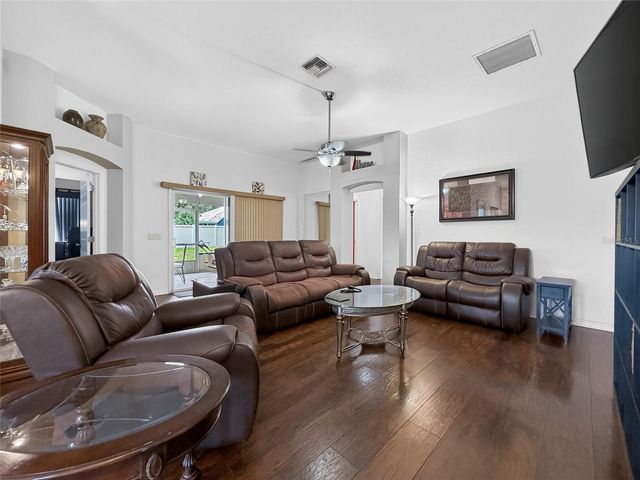 370 CARRIAGE LANE, Lady Lake, FL 32159