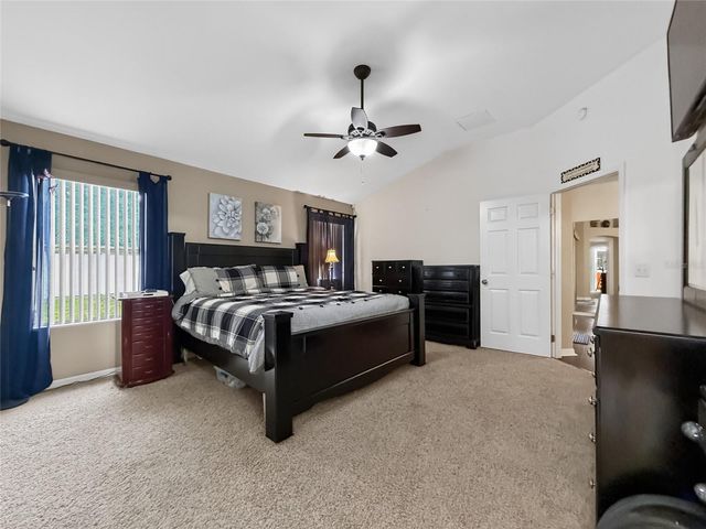 370 CARRIAGE LANE, Lady Lake, FL 32159