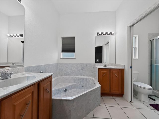 370 CARRIAGE LANE, Lady Lake, FL 32159