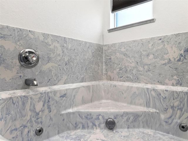 370 CARRIAGE LANE, Lady Lake, FL 32159