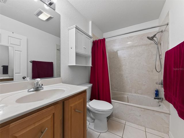 370 CARRIAGE LANE, Lady Lake, FL 32159