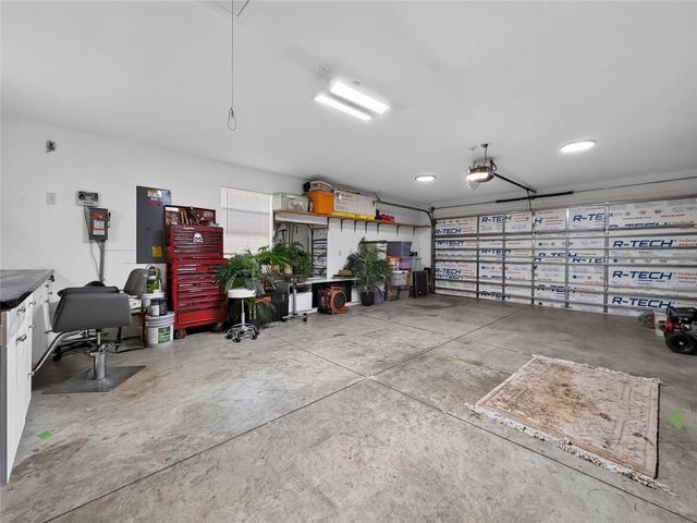 370 CARRIAGE LANE, Lady Lake, FL 32159