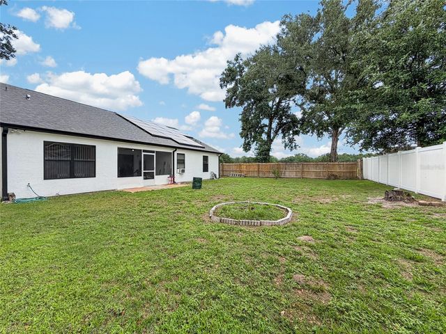 370 CARRIAGE LANE, Lady Lake, FL 32159